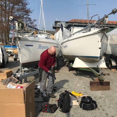 die Bedienkabel zusammen fummeln