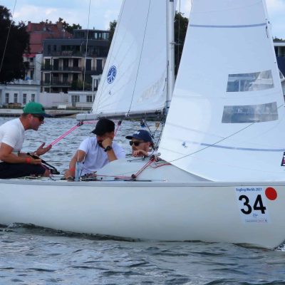 Nachdenklich nach Platz Achtzehn im ersten Rennen, Robert Stanjek, Robert Christoph und Moritz Bruhns